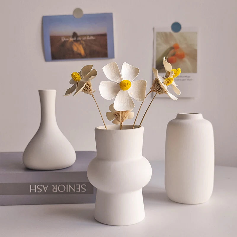 Modern White Ceramic Flower Vase – Nordic Decorative Plant Pot for Home or Wedding