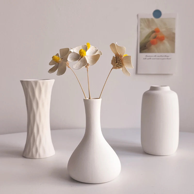 Modern White Ceramic Flower Vase – Nordic Decorative Plant Pot for Home or Wedding