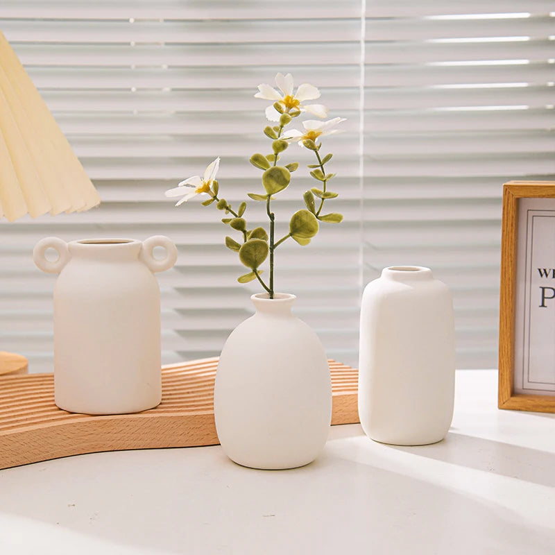 Modern White Ceramic Flower Vase – Nordic Decorative Plant Pot for Home or Wedding