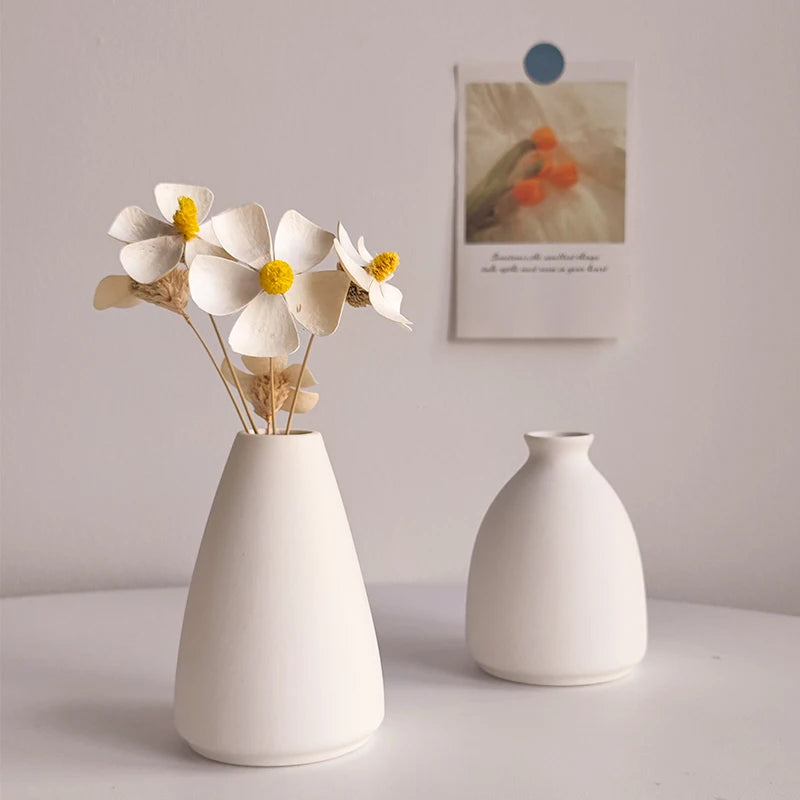 Modern White Ceramic Flower Vase – Nordic Decorative Plant Pot for Home or Wedding