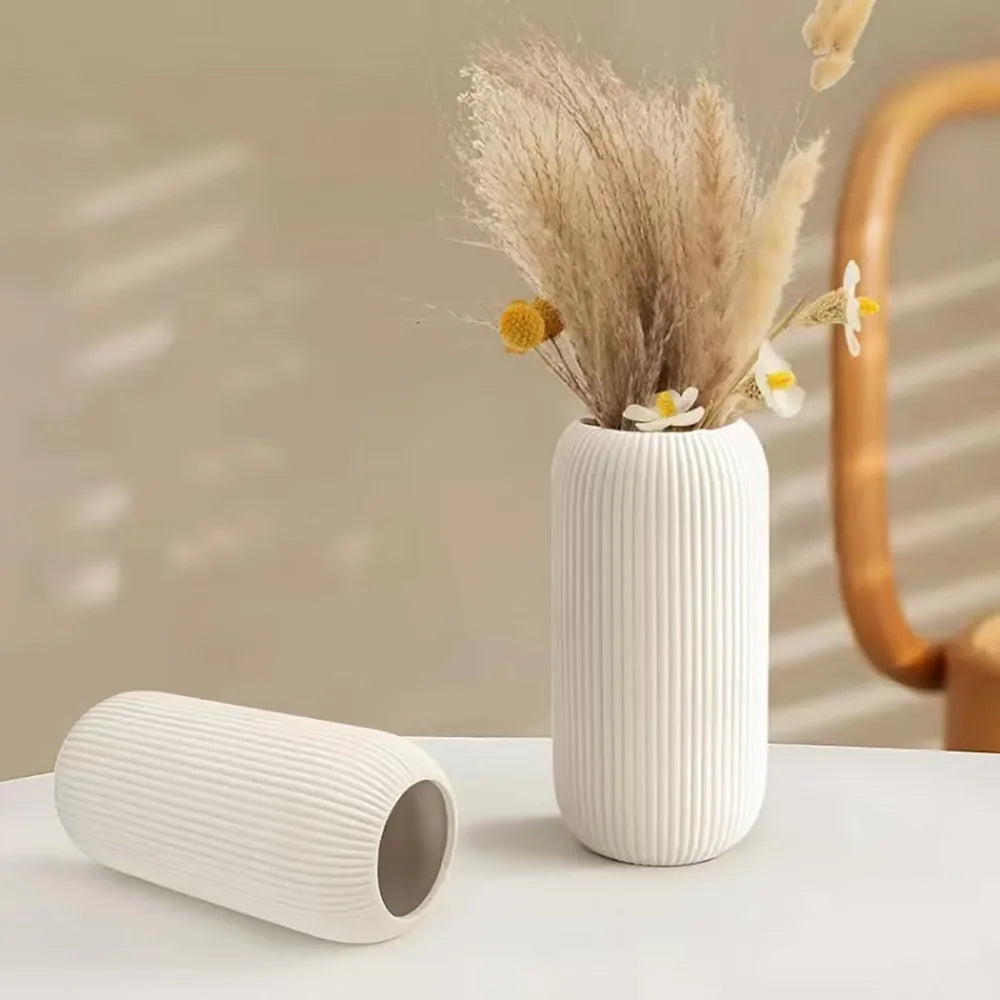 Modern White Ceramic Vase – Ribbed Texture Small Vase for Home & Table Decor