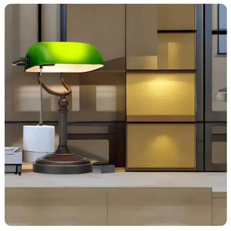 Antique Green Glass Banker's Desk Lamp – Pull Chain Plug-in Table Light for Bedroom or Office